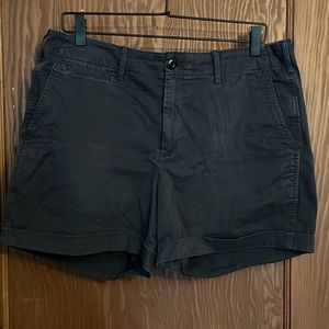 Gap 5 inch khaki shorts
